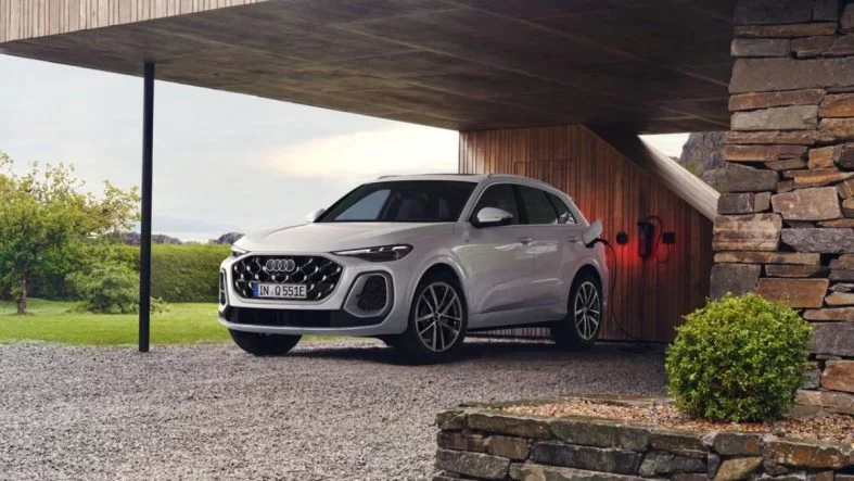 Audi'nin Yeni Q5 e-hybrid Modeli Göz Kamaştırıyor: İşte Özellikler ve Fiyatı