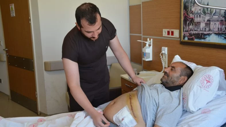 Bitlis'teki hastadan 23 santimetrelik dev kist çıkarıldı