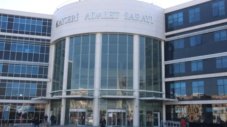 Kayseri'deki Change Araç Davasında Müşteki, Sanık Oldu
