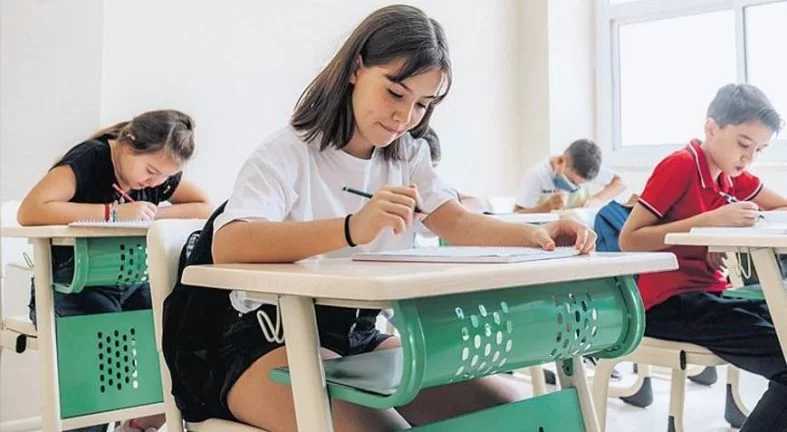 LGS'de Hiç Görülmemiş Başarı: 719 Öğrenci Tam Puanla Şampiyon!