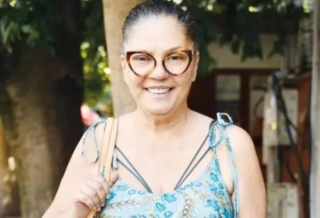 İzel: "Aşkın Azaldığı Yerde Aşk Şarkıları da Azalıyor"