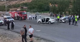 Malatya'da Düğün Konvoyunda İki Araç Çarpıştı: Yaralananlar Var