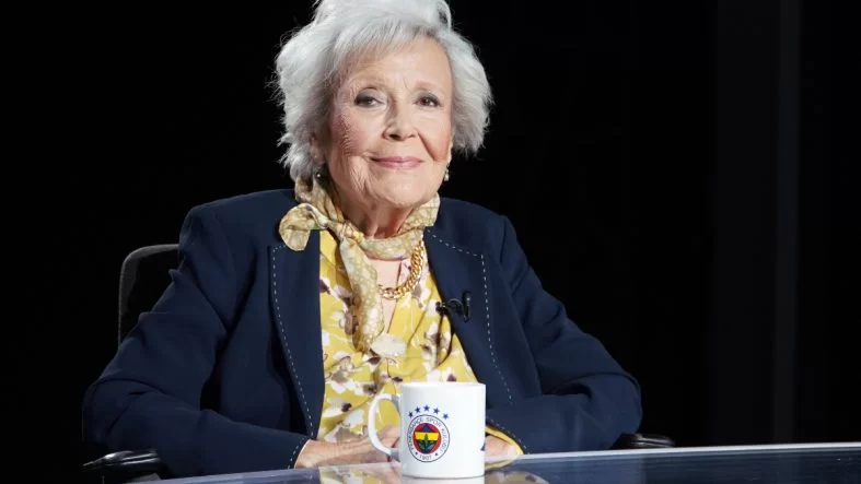 Nesrin Sipahi: Fenerbahçe Marşının Unutulmaz Sesi Kimdir?