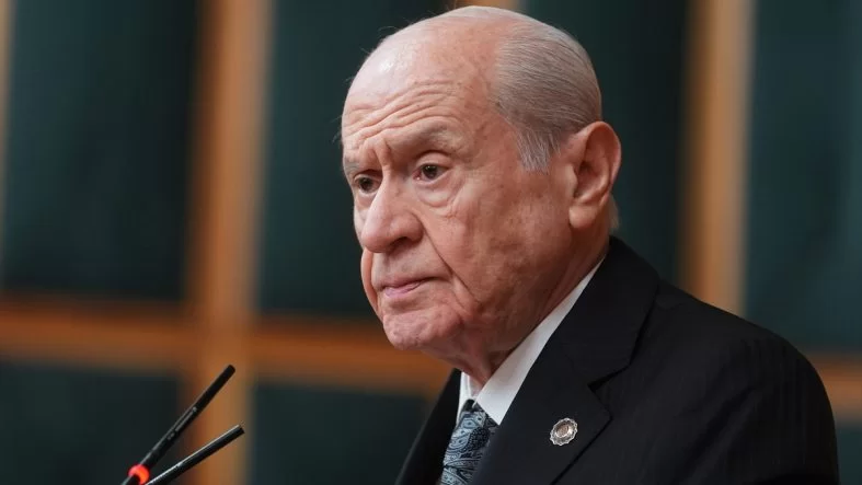 Devlet Bahçeli’nin “İmralı’ya gitmeme izin veriyor musunuz” sözleri gündemde